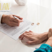 在多伦多，如何选择专业的离婚律师？您的家庭法律师选择指南（JZW Law 律师事务所推荐）